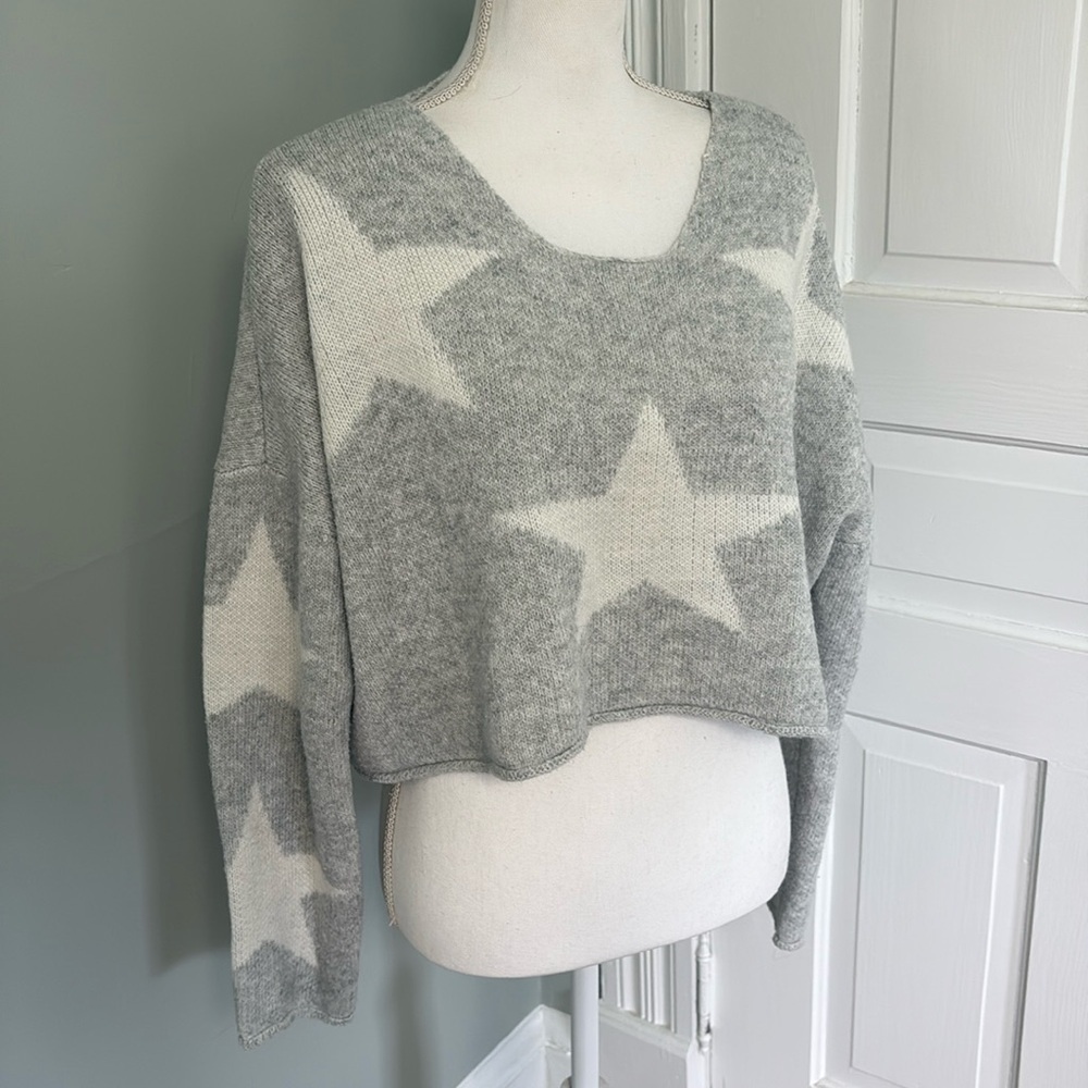 Heather grey cropped sweater stars warm winter size medium‎ oversized